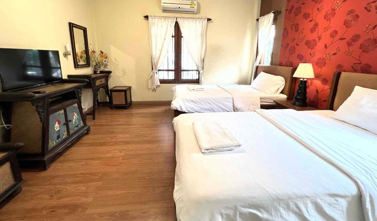 Plumeriahome Near Walking Street Chiang Mai Bagian luar foto