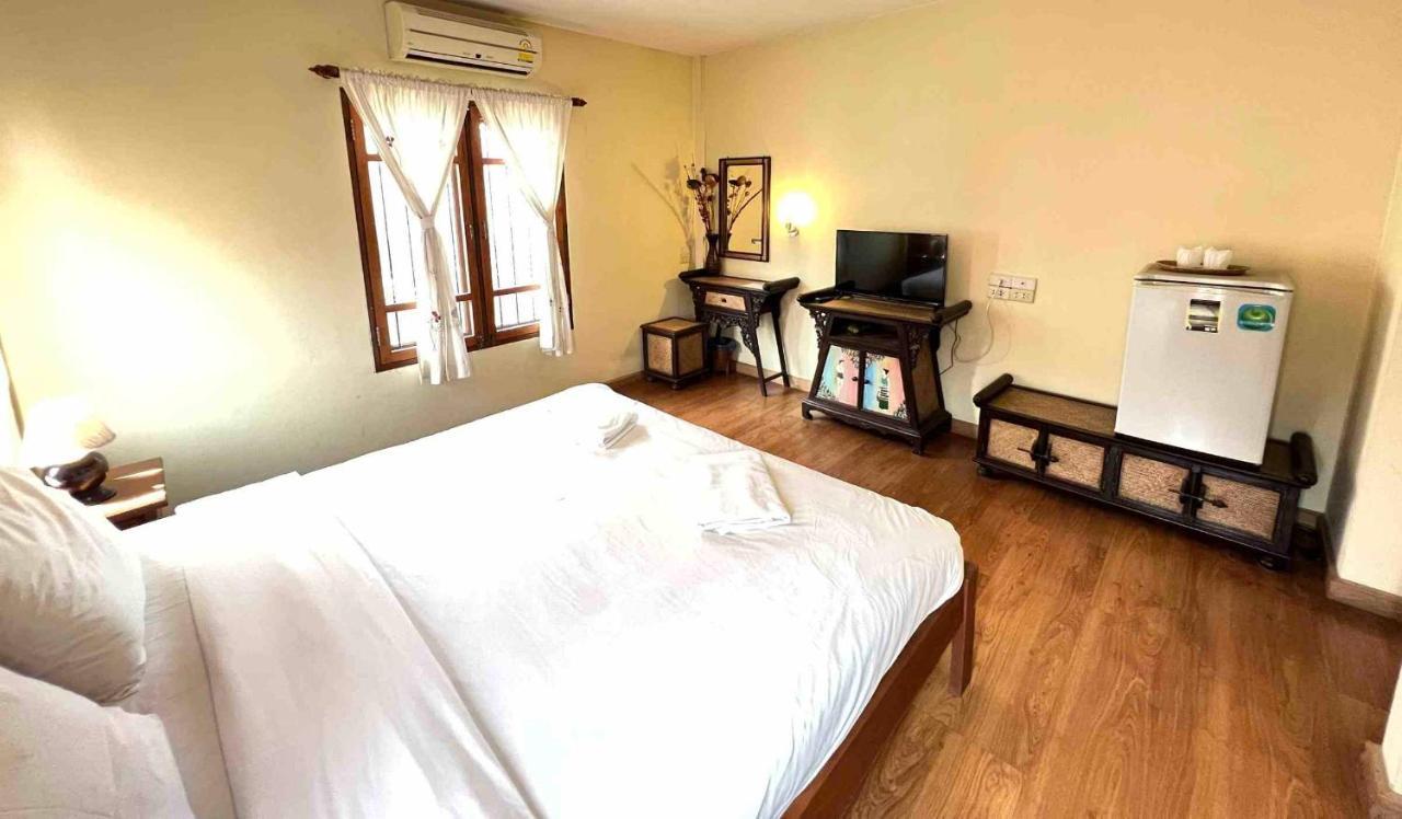 Plumeriahome Near Walking Street Chiang Mai Bagian luar foto