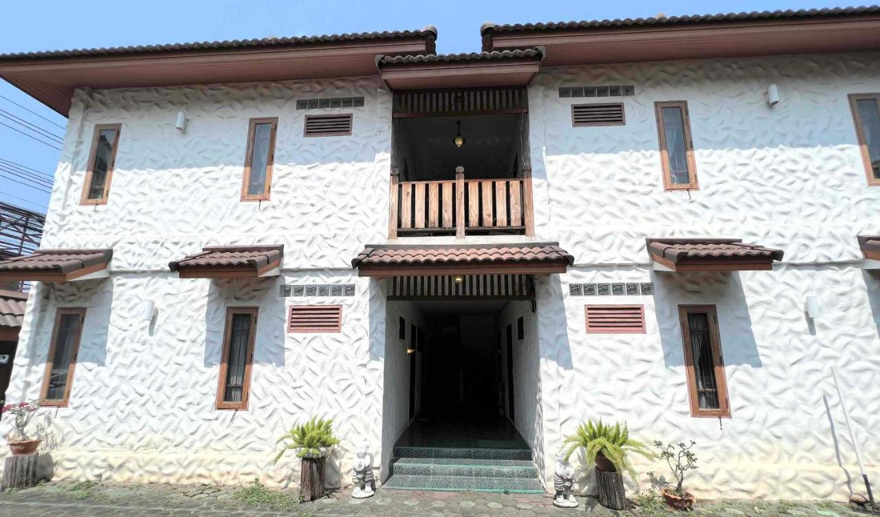 Plumeriahome Near Walking Street Chiang Mai Bagian luar foto